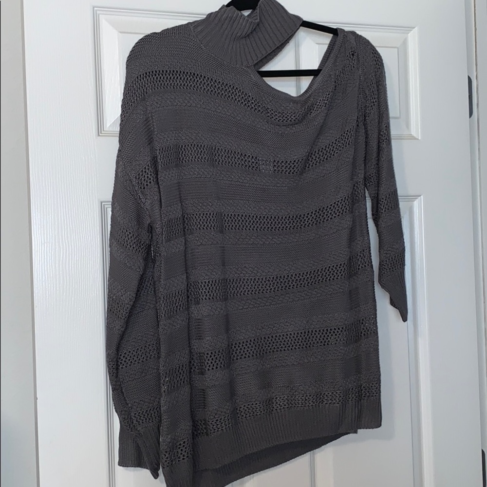 Sz L NWT Sweater